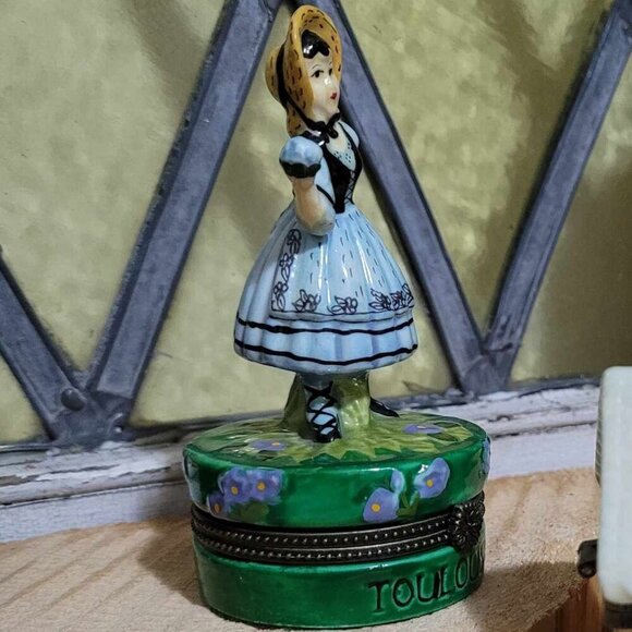 Vintage Porcelain Hinged Jewelry Trinket Box - Toulouse Country Girl & Violets - Picture 4 of 10